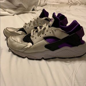Nike Huarache purple black white size 12